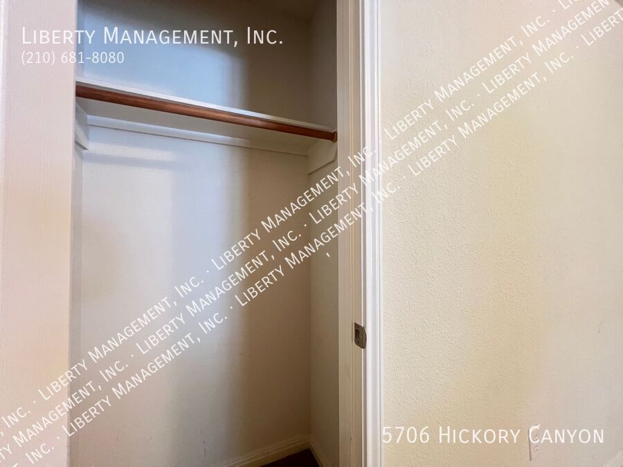 3 Bedroom, 2 Bath near LACKLAND AFB featuring 1233 sq ft living space property image