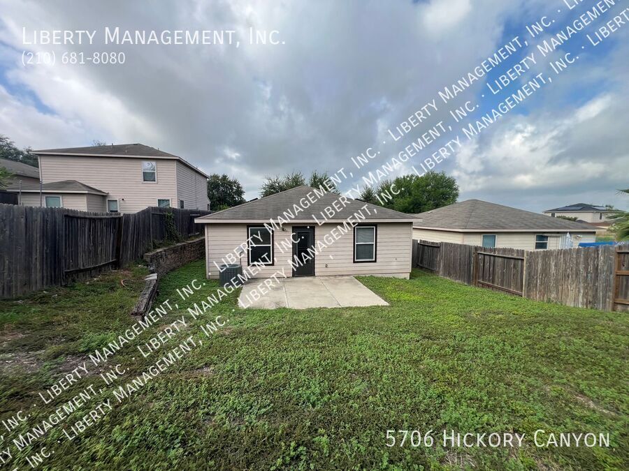 3 Bedroom, 2 Bath near LACKLAND AFB featuring 1233 sq ft living space property image