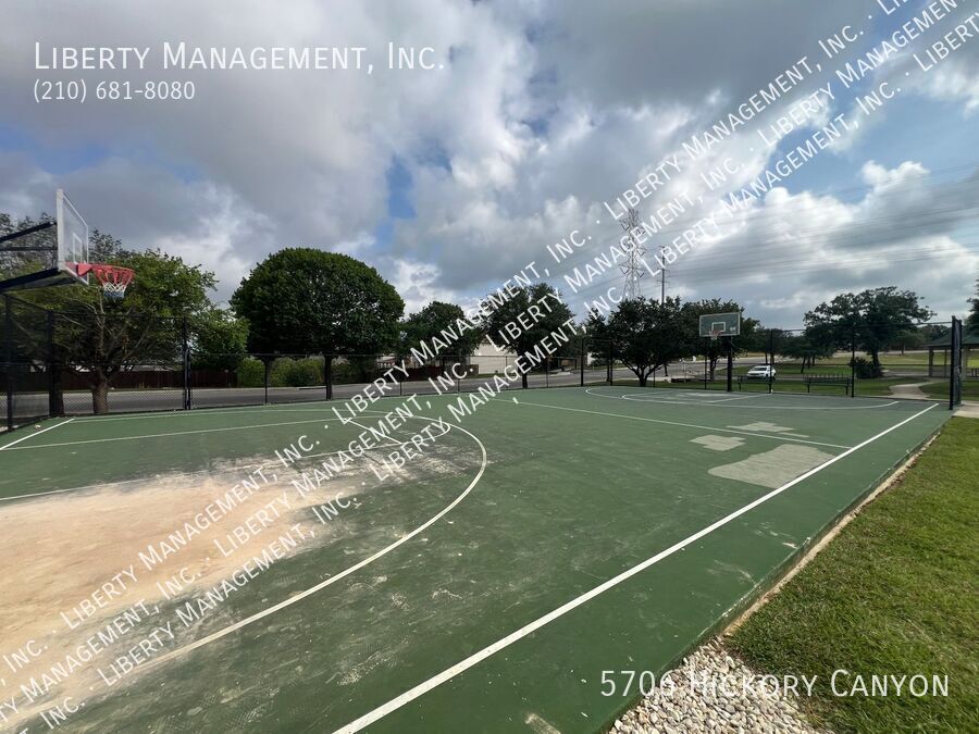 3 Bedroom, 2 Bath near LACKLAND AFB featuring 1233 sq ft living space property image