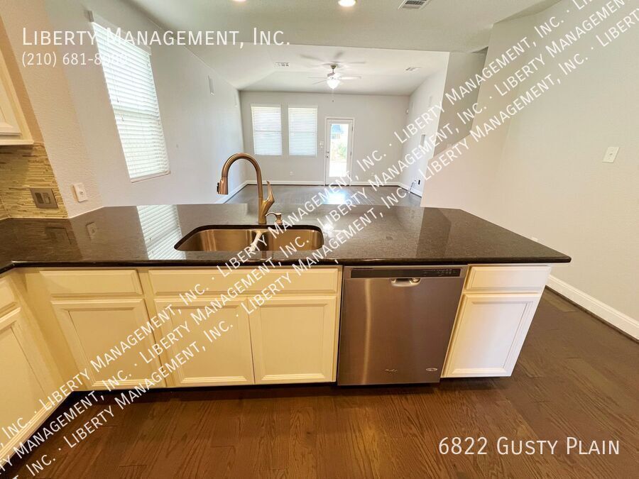 4 Bed, 2.5 Bath 2419 sq ft Home with Game Room and Media Room property image