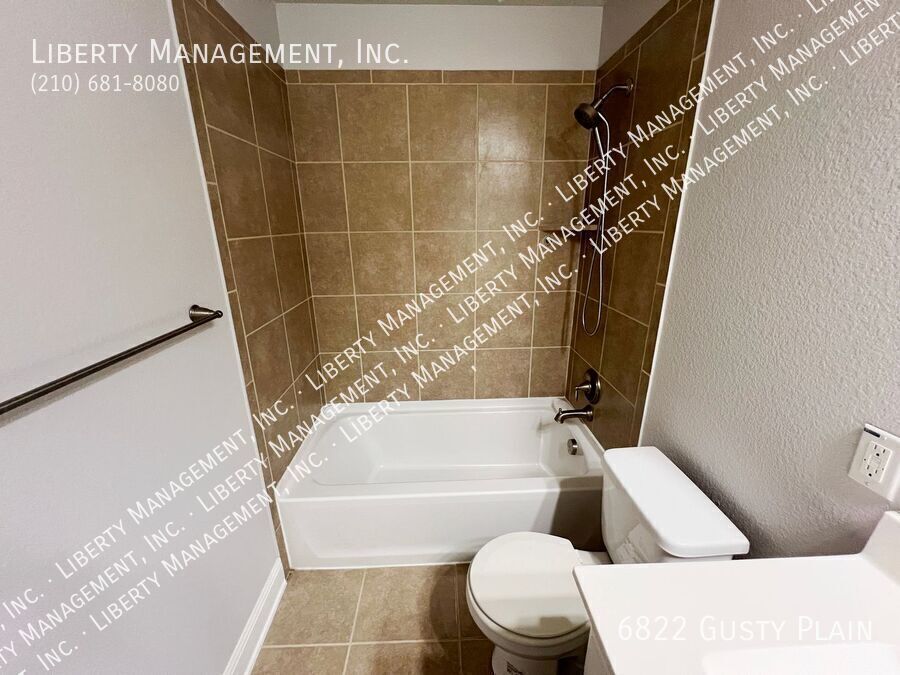 4 Bed, 2.5 Bath 2419 sq ft Home with Game Room and Media Room property image