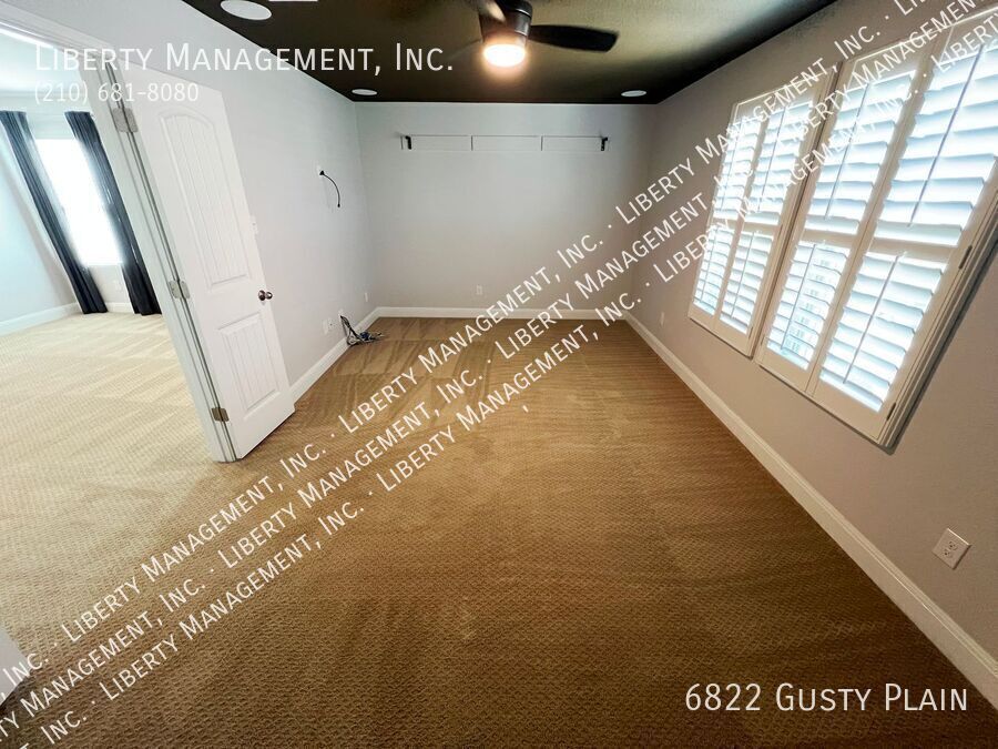 4 Bed, 2.5 Bath 2419 sq ft Home with Game Room and Media Room property image