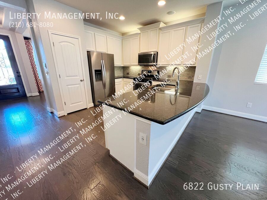 4 Bed, 2.5 Bath 2419 sq ft Home with Game Room and Media Room property image