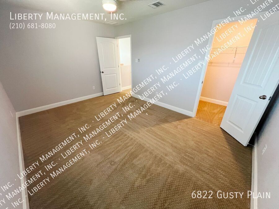 4 Bed, 2.5 Bath 2419 sq ft Home with Game Room and Media Room property image