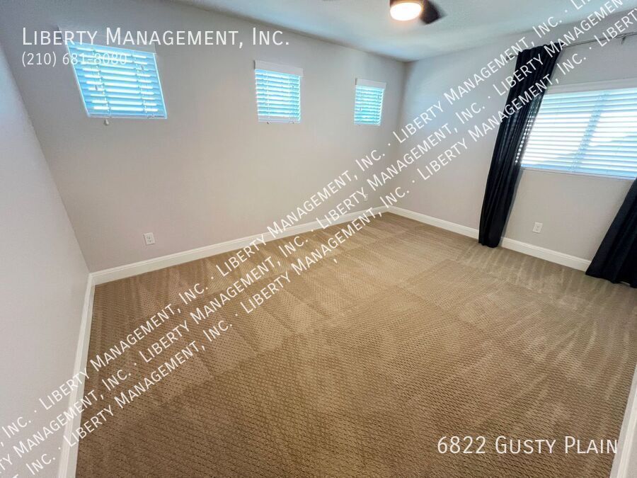 4 Bed, 2.5 Bath 2419 sq ft Home with Game Room and Media Room property image