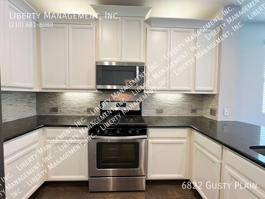 4 Bed, 2.5 Bath 2419 sq ft Home with Game Room and Media Room property image