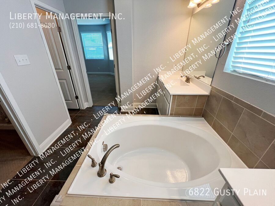 4 Bed, 2.5 Bath 2419 sq ft Home with Game Room and Media Room property image