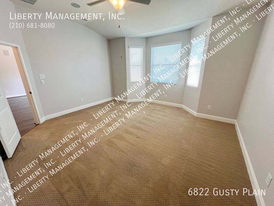 4 Bed, 2.5 Bath 2419 sq ft Home with Game Room and Media Room property image