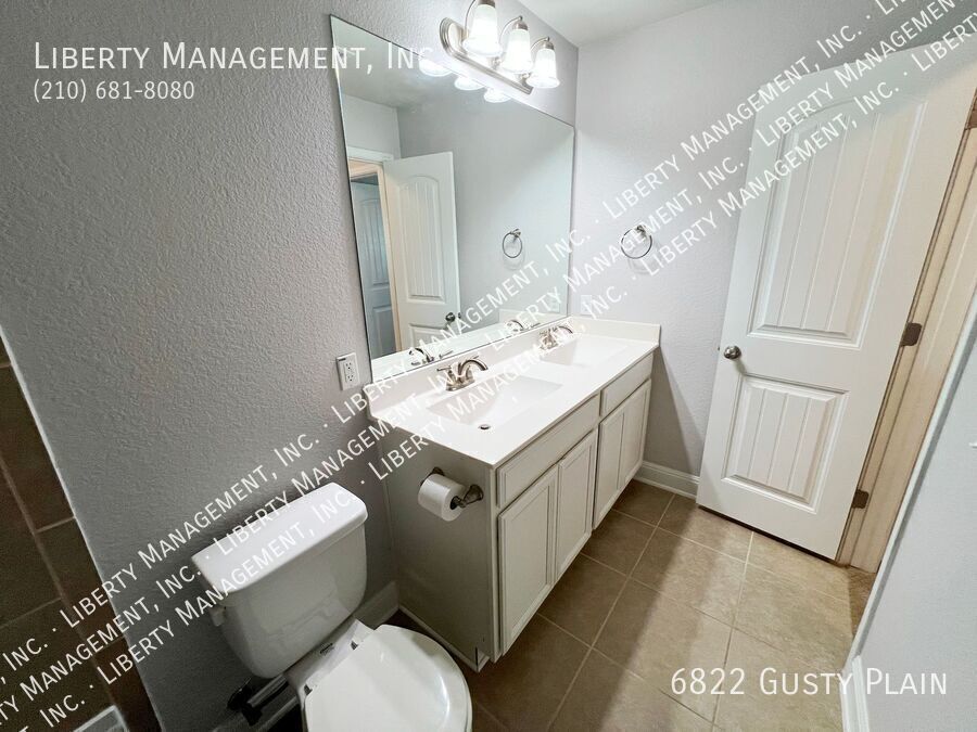 4 Bed, 2.5 Bath 2419 sq ft Home with Game Room and Media Room property image