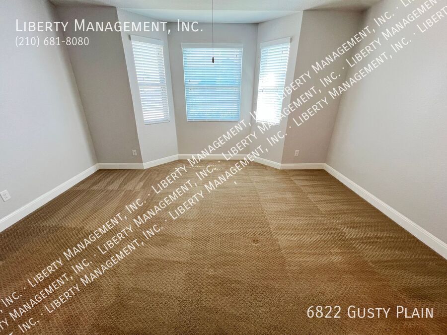 4 Bed, 2.5 Bath 2419 sq ft Home with Game Room and Media Room property image