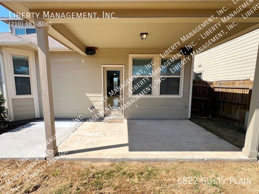 4 Bed, 2.5 Bath 2419 sq ft Home with Game Room and Media Room property image
