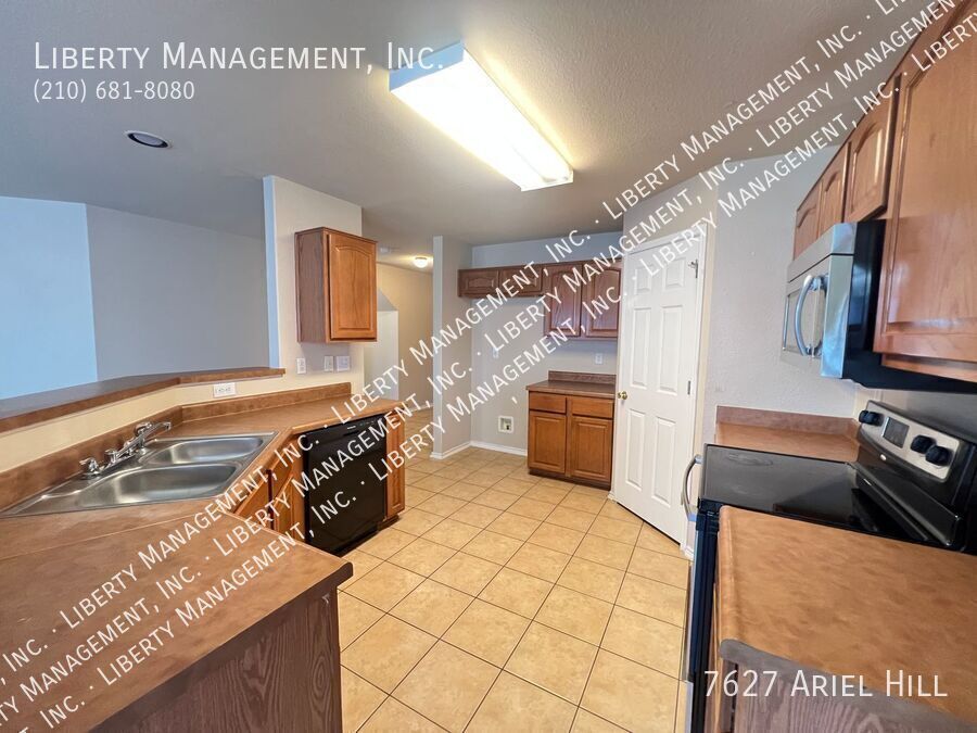 5 Bedroom, 3 Bath Home on a Cul-de-sac property image