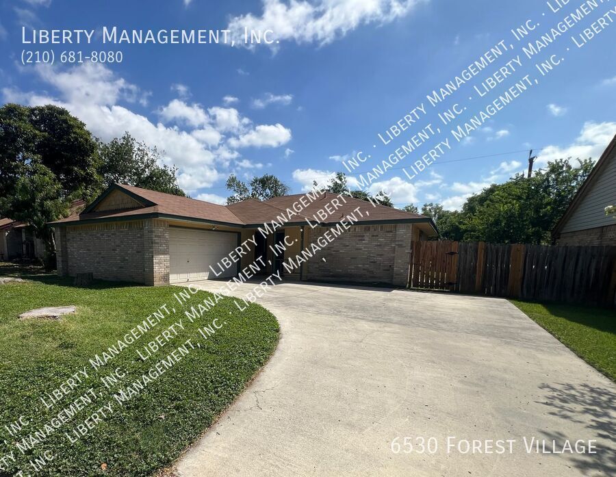 3 Bedroom, 2 Bath Home with Brand New Flooring Throughout property image