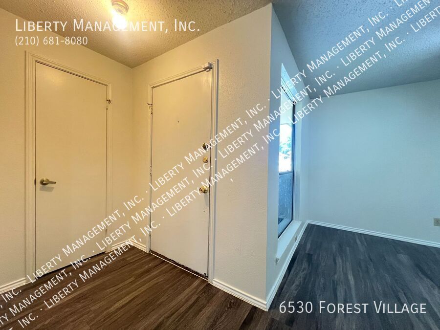 3 Bedroom, 2 Bath Home with Brand New Flooring Throughout property image