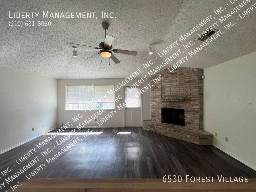 3 Bedroom, 2 Bath Home with Brand New Flooring Throughout property image