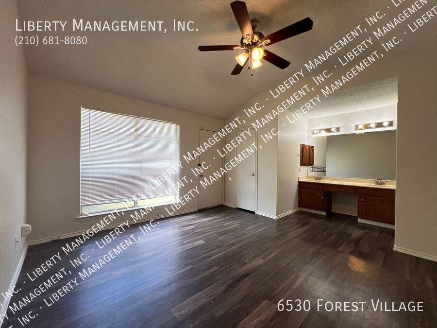 3 Bedroom, 2 Bath Home with Brand New Flooring Throughout property image