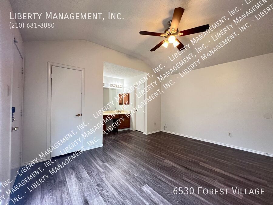 3 Bedroom, 2 Bath Home with Brand New Flooring Throughout property image
