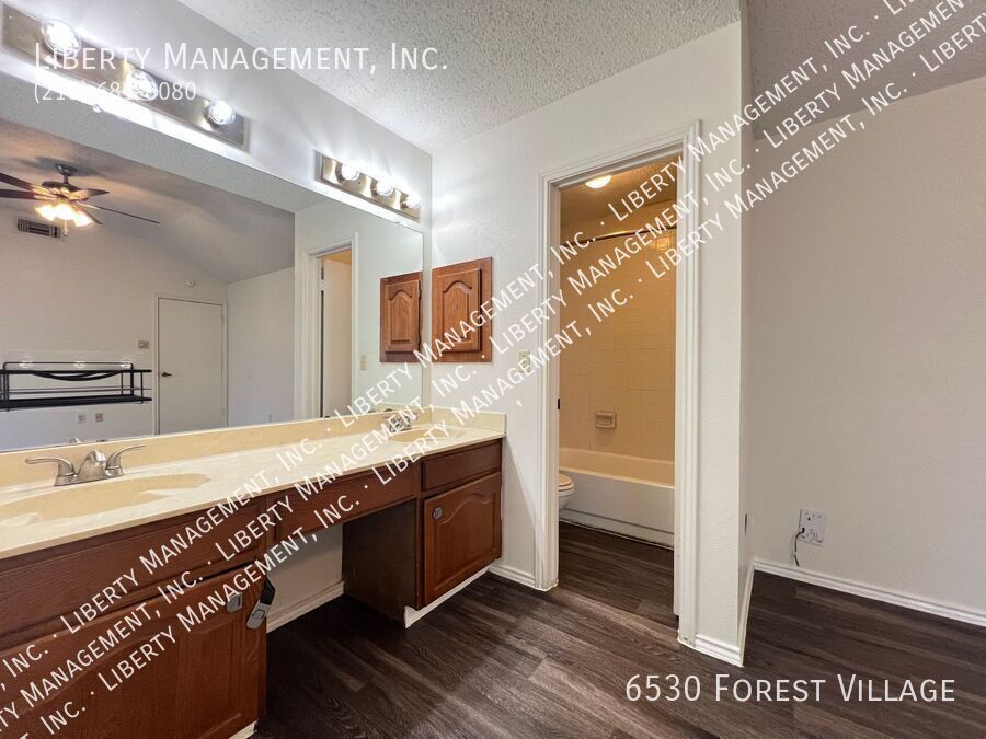3 Bedroom, 2 Bath Home with Brand New Flooring Throughout property image