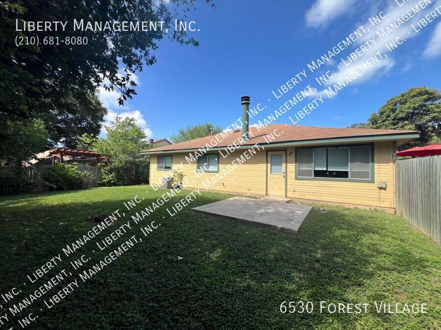 3 Bedroom, 2 Bath Home with Brand New Flooring Throughout property image