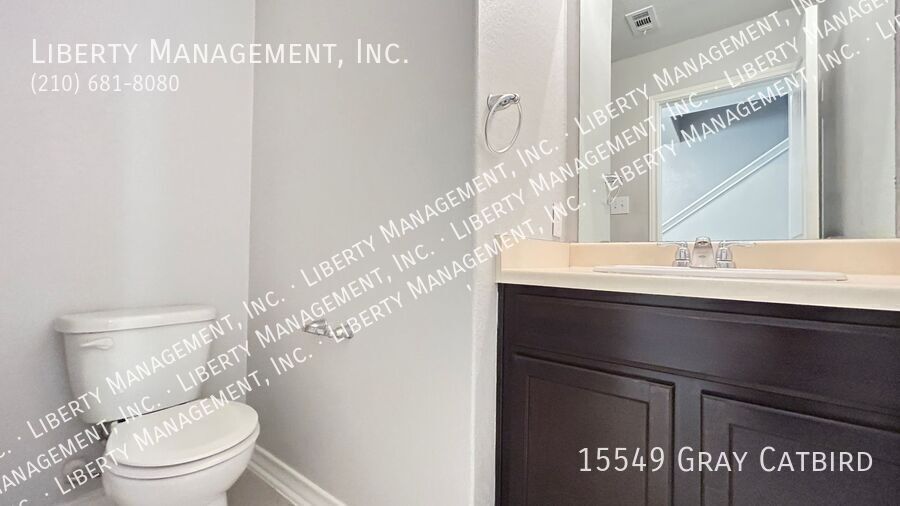 5 Bedroom, 2.5 Bath with Downstairs Primary Bedroom property image