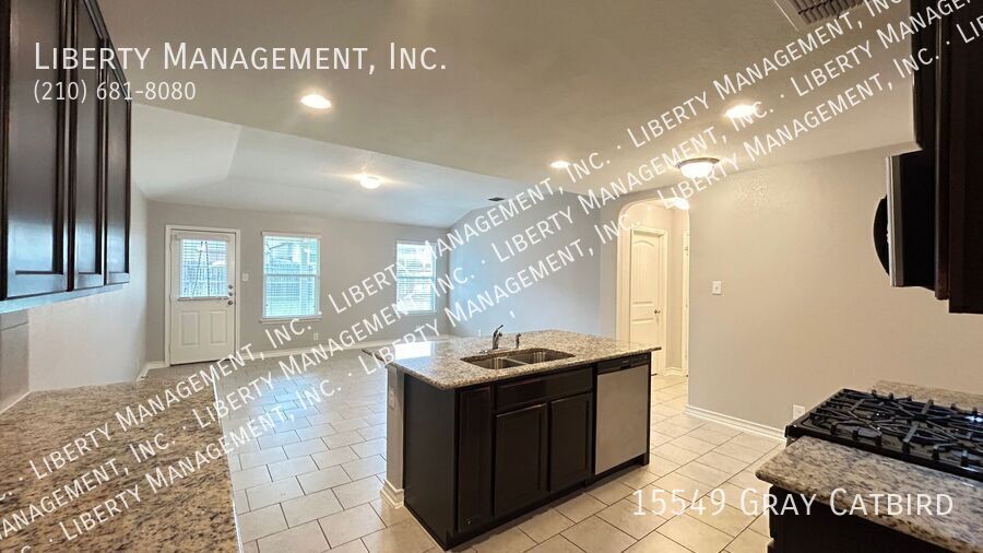 5 Bedroom, 2.5 Bath with Downstairs Primary Bedroom property image