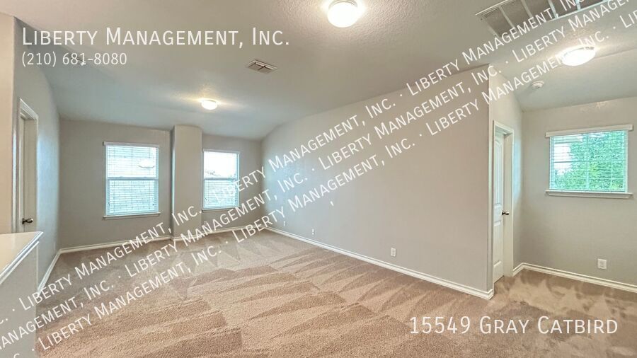 5 Bedroom, 2.5 Bath with Downstairs Primary Bedroom property image