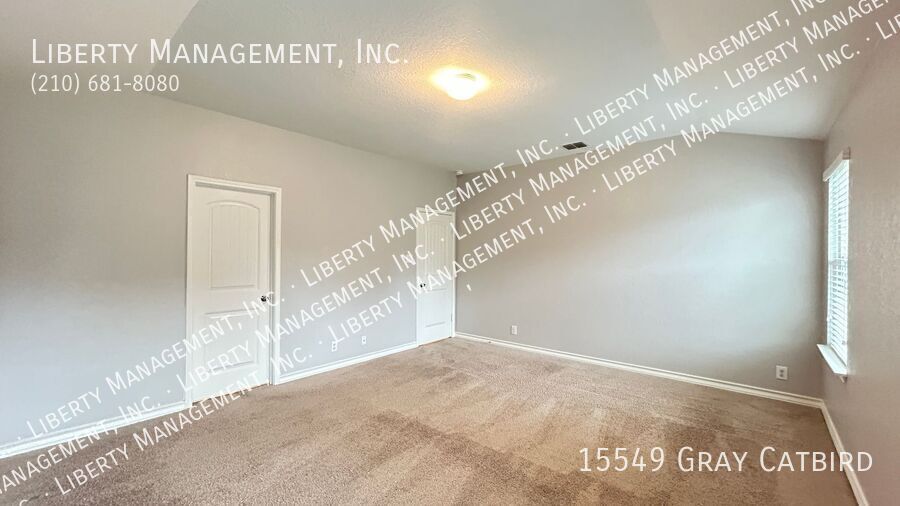 5 Bedroom, 2.5 Bath with Downstairs Primary Bedroom property image