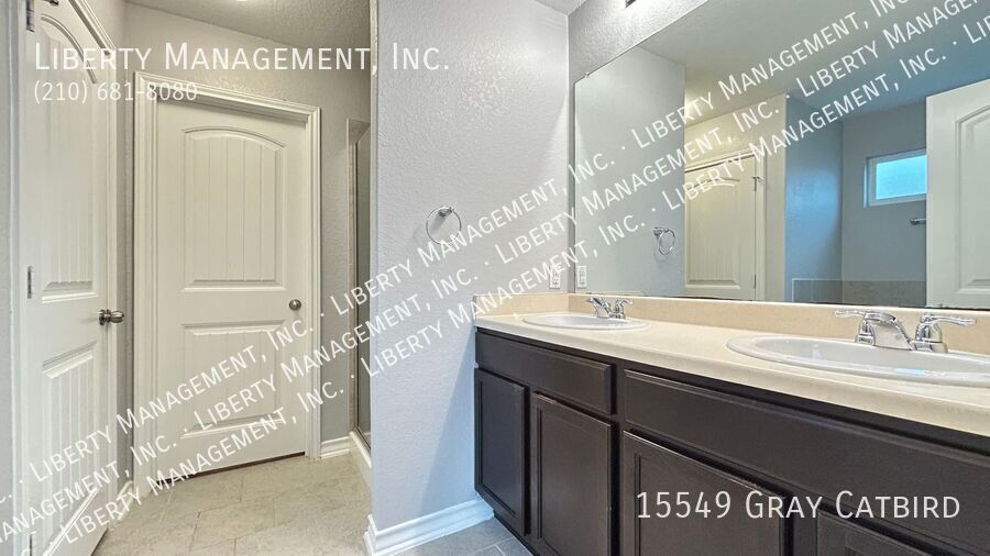 5 Bedroom, 2.5 Bath with Downstairs Primary Bedroom property image