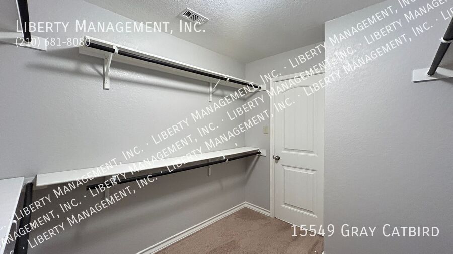 5 Bedroom, 2.5 Bath with Downstairs Primary Bedroom property image
