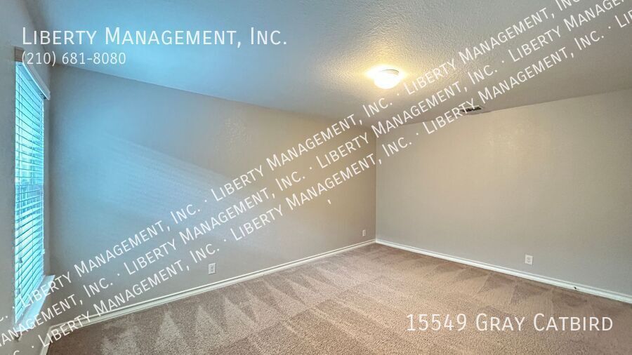 5 Bedroom, 2.5 Bath with Downstairs Primary Bedroom property image