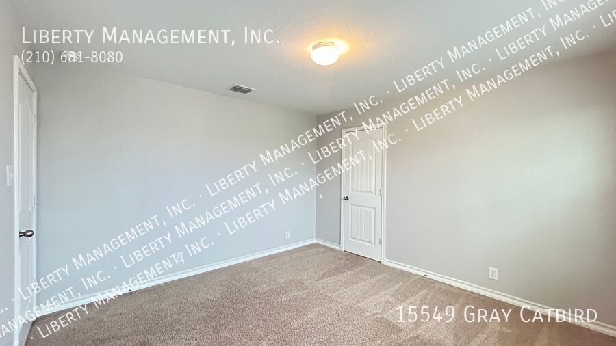 5 Bedroom, 2.5 Bath with Downstairs Primary Bedroom property image