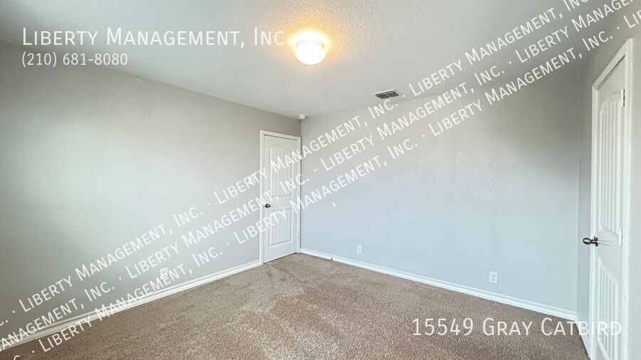 5 Bedroom, 2.5 Bath with Downstairs Primary Bedroom property image