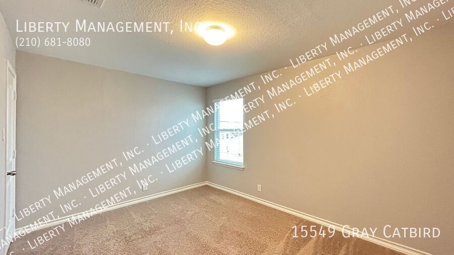 5 Bedroom, 2.5 Bath with Downstairs Primary Bedroom property image