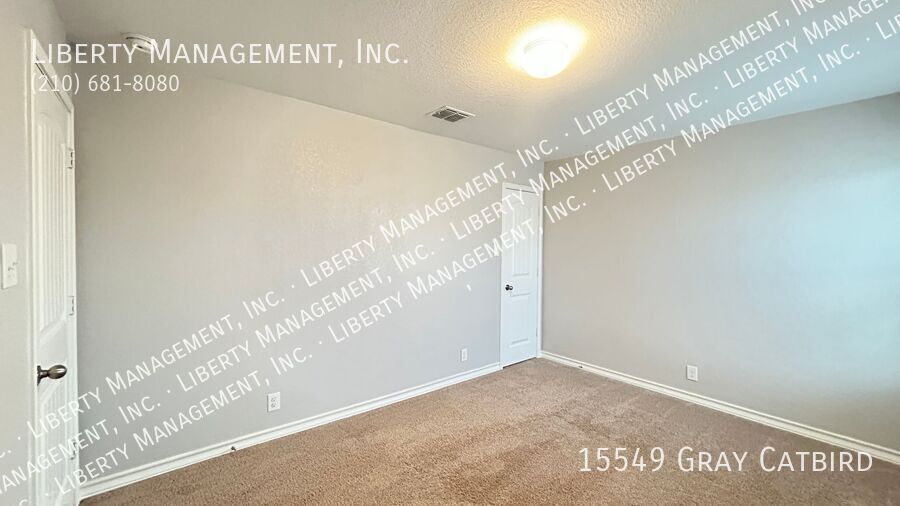 5 Bedroom, 2.5 Bath with Downstairs Primary Bedroom property image