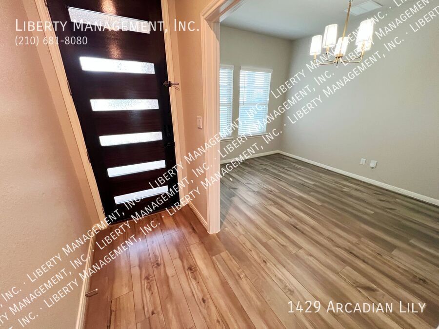 4 Bed, 2.5 Bath Home with Study/Office property image