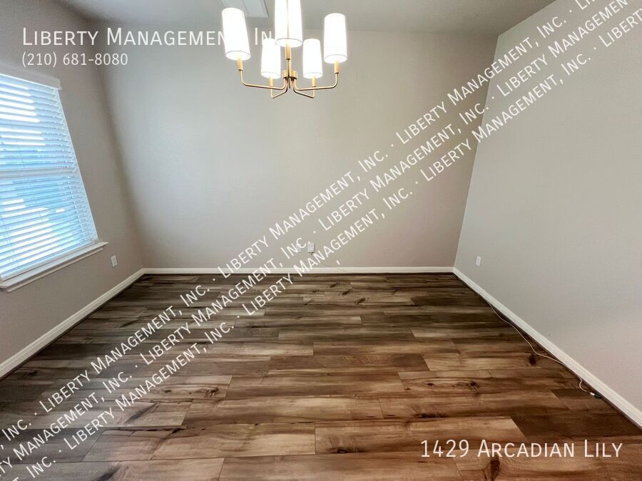 4 Bed, 2.5 Bath Home with Study/Office property image
