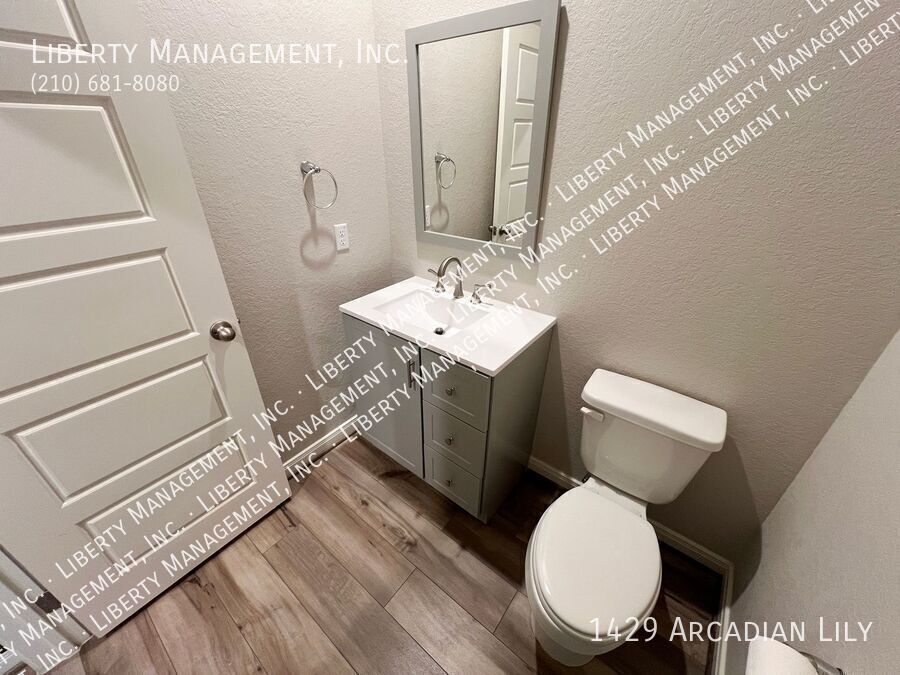 4 Bed, 2.5 Bath Home with Study/Office property image
