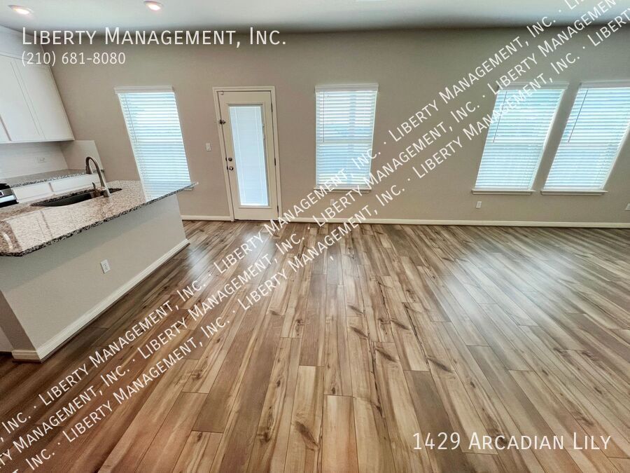 4 Bed, 2.5 Bath Home with Study/Office property image