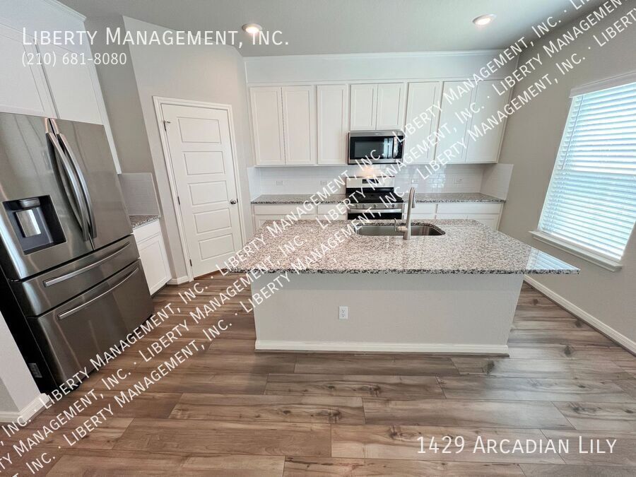 4 Bed, 2.5 Bath Home with Study/Office property image