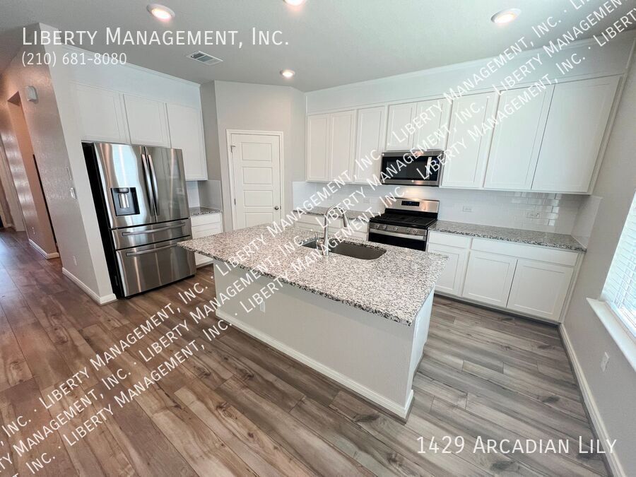 4 Bed, 2.5 Bath Home with Study/Office property image