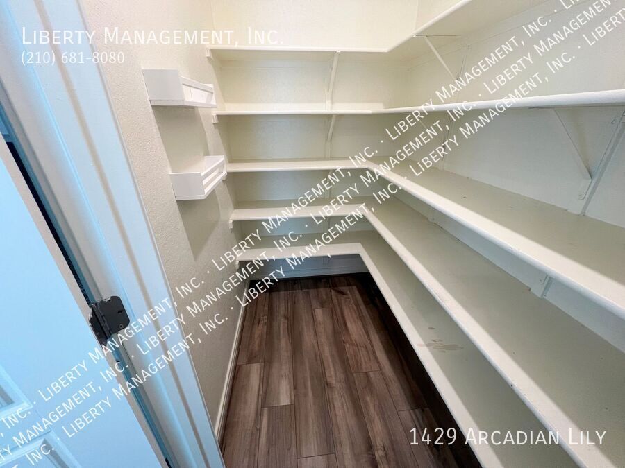 4 Bed, 2.5 Bath Home with Study/Office property image