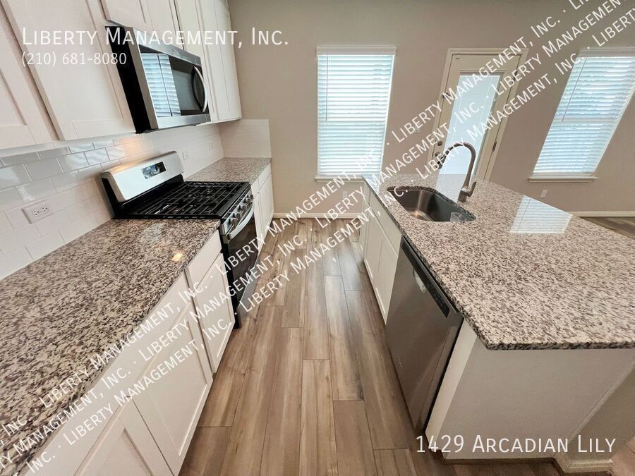 4 Bed, 2.5 Bath Home with Study/Office property image