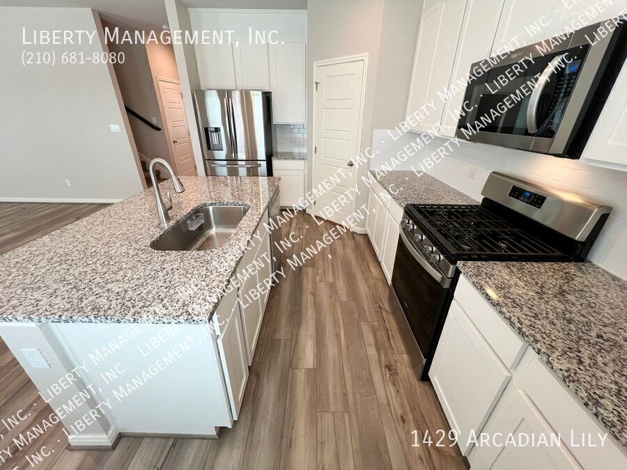 4 Bed, 2.5 Bath Home with Study/Office property image