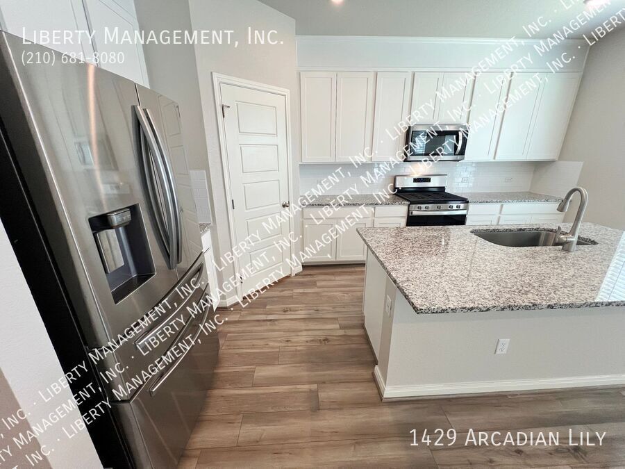4 Bed, 2.5 Bath Home with Study/Office property image