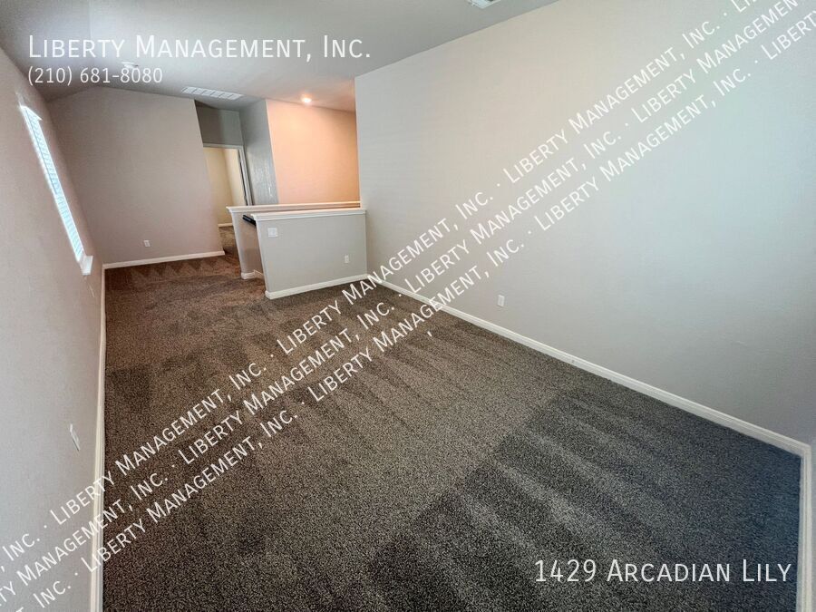 4 Bed, 2.5 Bath Home with Study/Office property image