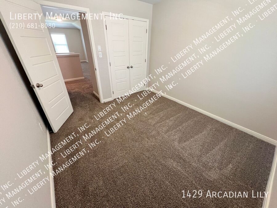 4 Bed, 2.5 Bath Home with Study/Office property image