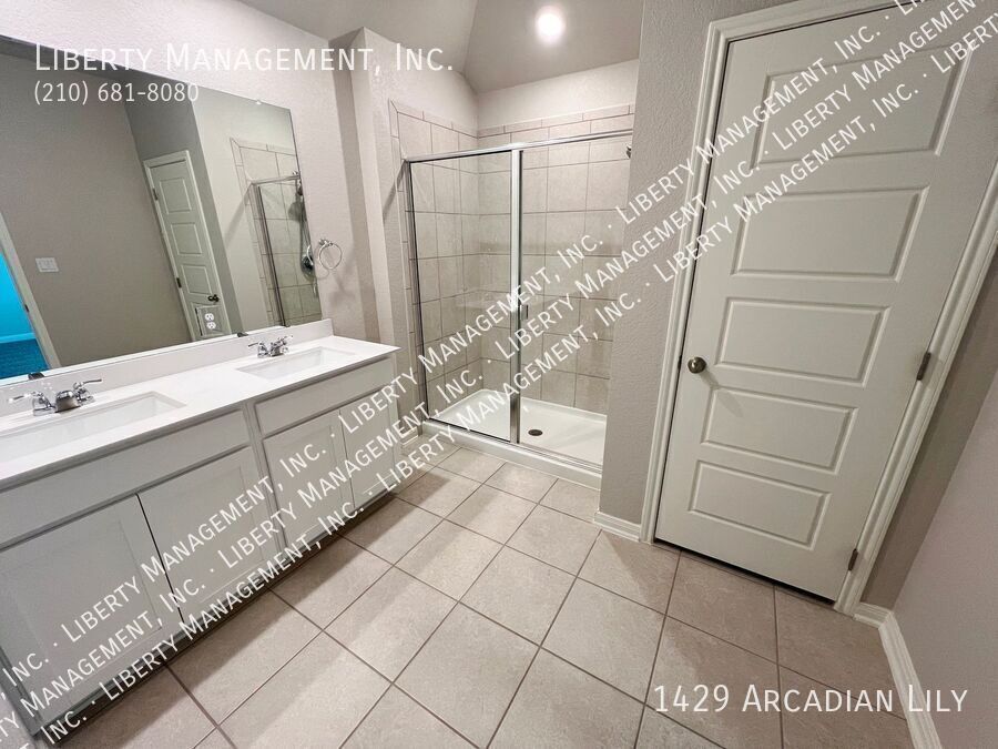 4 Bed, 2.5 Bath Home with Study/Office property image
