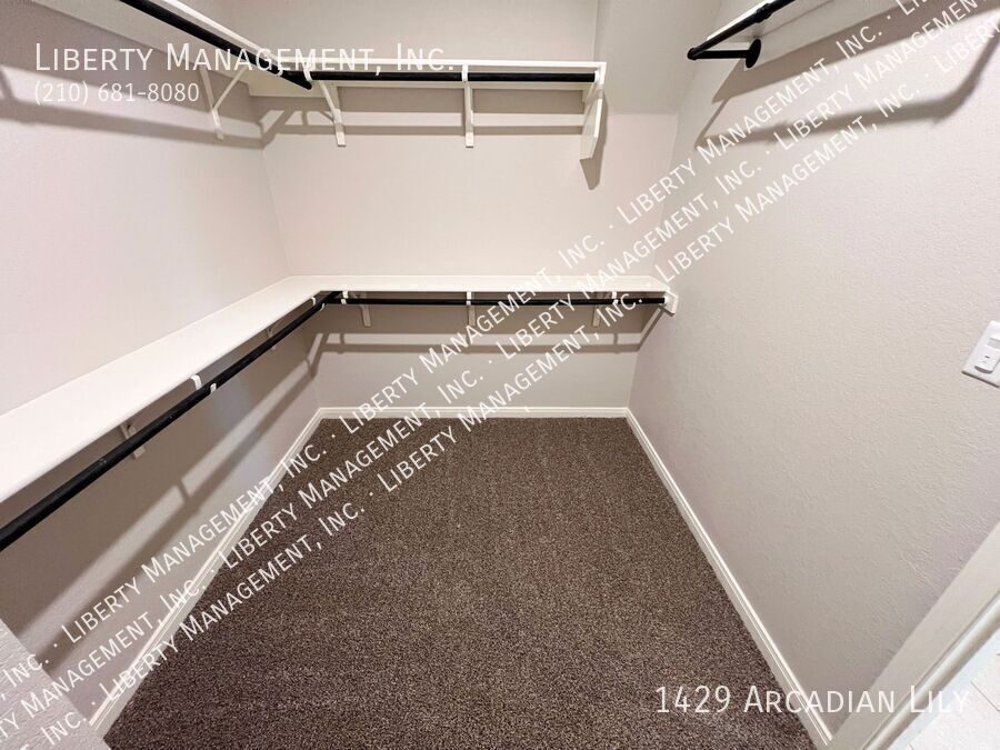 4 Bed, 2.5 Bath Home with Study/Office property image
