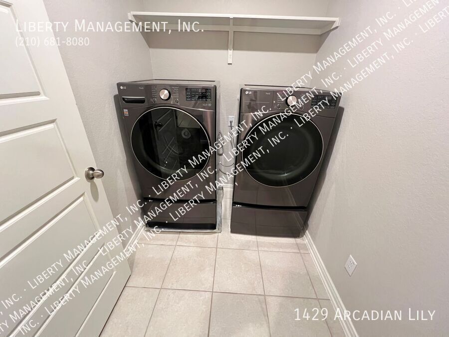4 Bed, 2.5 Bath Home with Study/Office property image