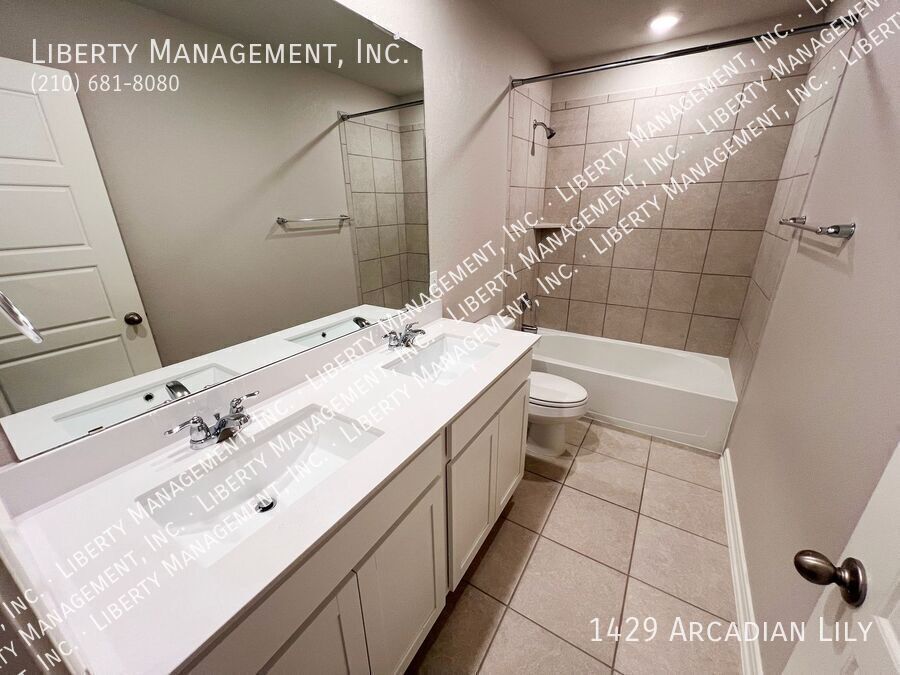 4 Bed, 2.5 Bath Home with Study/Office property image